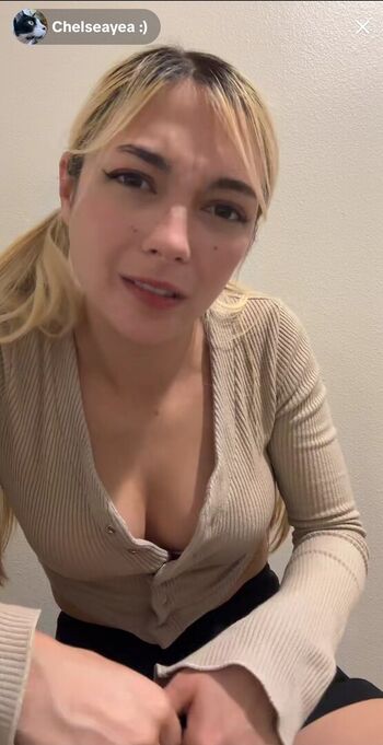 Full leaked Chelseayea private photo