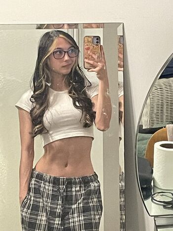 Full leaked Chelseayea private photo
