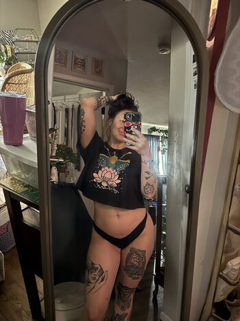 Full leaked Chelsswellss private onlyfans photo