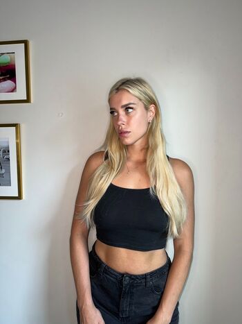 Full leaked Chelsyalondon private onlyfans photo