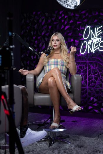 Full leaked Chelsyalondon private onlyfans photo