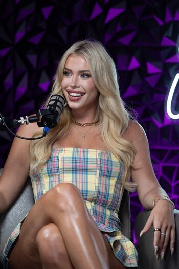 Full leaked Chelsyalondon private onlyfans photo