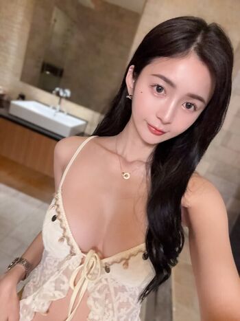 Full leaked Chenbb private onlyfans photo