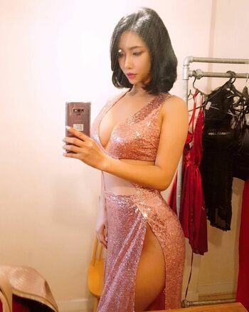 Full leaked Cherrychayomi page private onlyfans photo