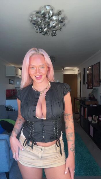 Full leaked Cherryswatermelons private photo