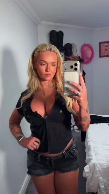 Full leaked Cherryswatermelons private photo