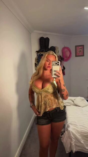 Full leaked Cherryswatermelons private photo