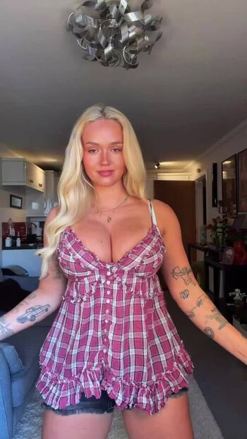 Full leaked Cherryswatermelons private photo
