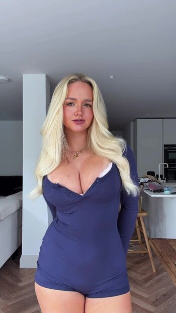 Full leaked Cherryswatermelons private photo