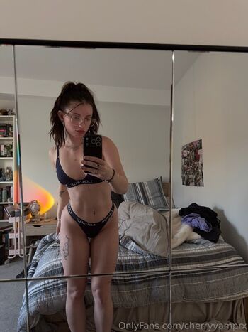 Full leaked Cherryvamprx private photo