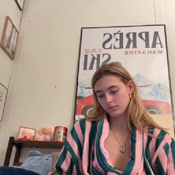 Full leaked Chlo in nyc private photo