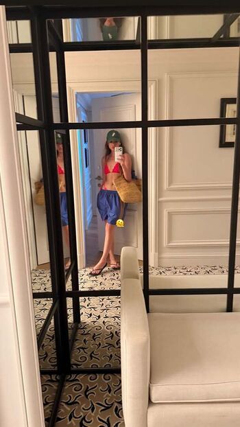 Full leaked Chloe bennet private photo