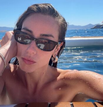 Full leaked Chloe bennet private photo