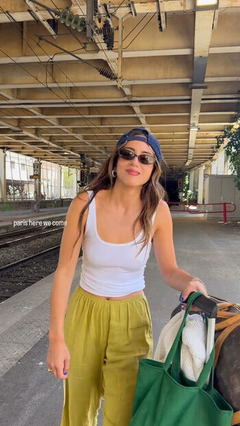 Full leaked Chloe bennet private photo