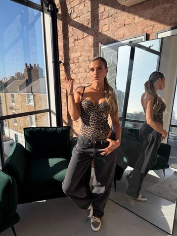 Full leaked Chloe burrows private onlyfans photo