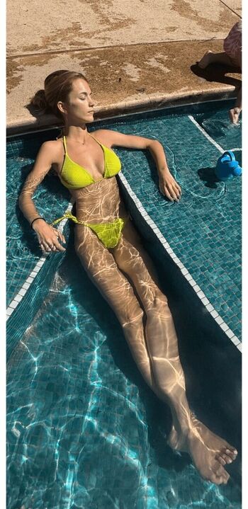 Full leaked Chloe east page private onlyfans photo