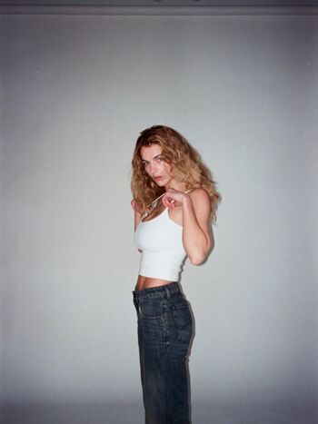 Full leaked Chloe east private photo