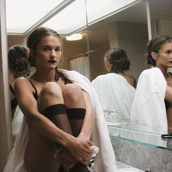 Full leaked Chloe east private photo