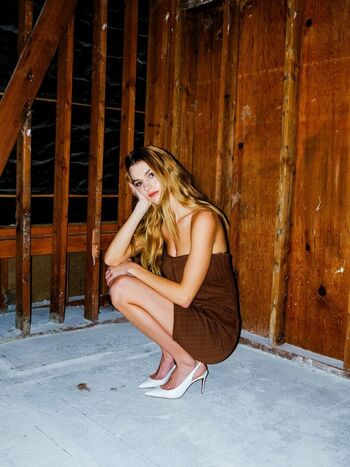 Full leaked Chloe east private photo