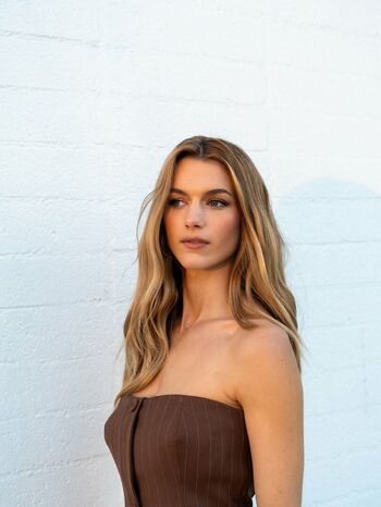 Full leaked Chloe east private photo