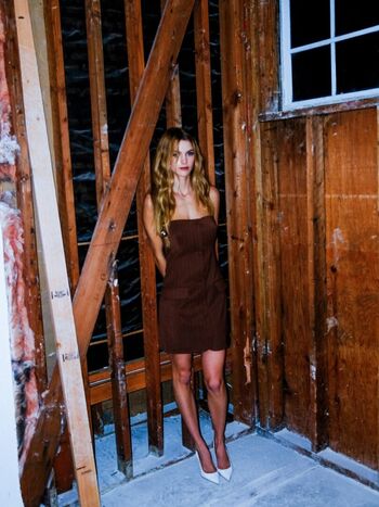 Full leaked Chloe east private photo