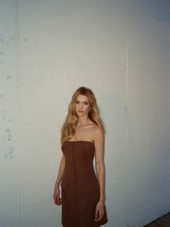 Full leaked Chloe east private photo