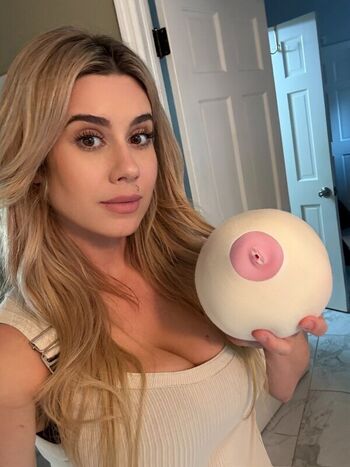 Full leaked Chloe lamb private photo