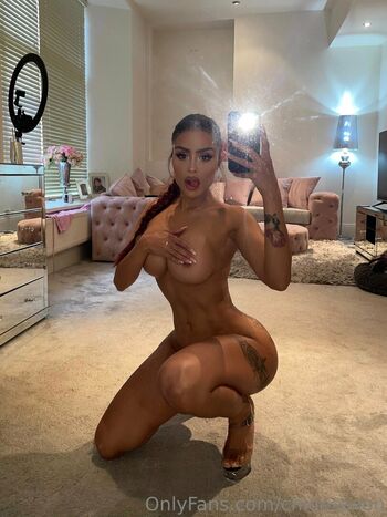 Chloe Saxon
