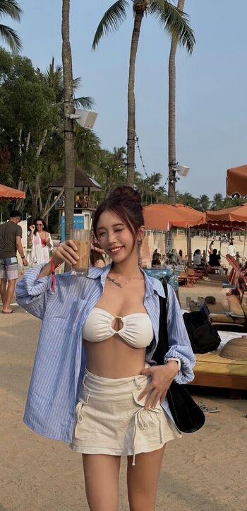 Full leaked Chloecloudy private onlyfans photo