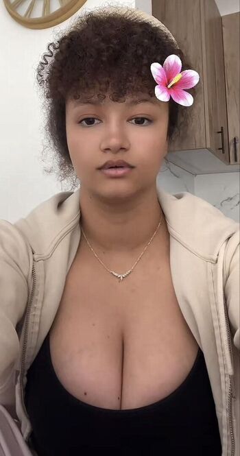 Full leaked Chloeluuv private photo