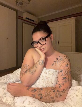 Full leaked Chloepoumel private photo