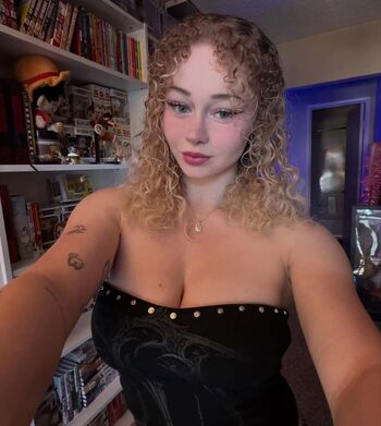 Full leaked Chloethehokage private photo