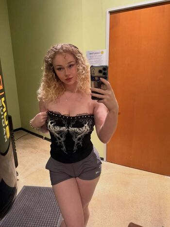 Full leaked Chloethehokage private photo