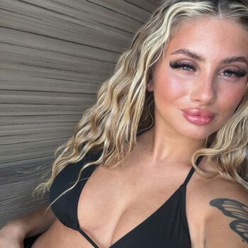 Full leaked Chloewxlker private photo