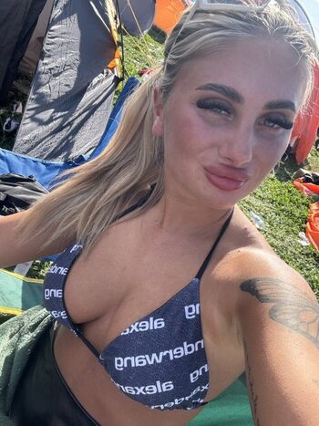 Full leaked Chloewxlker private photo
