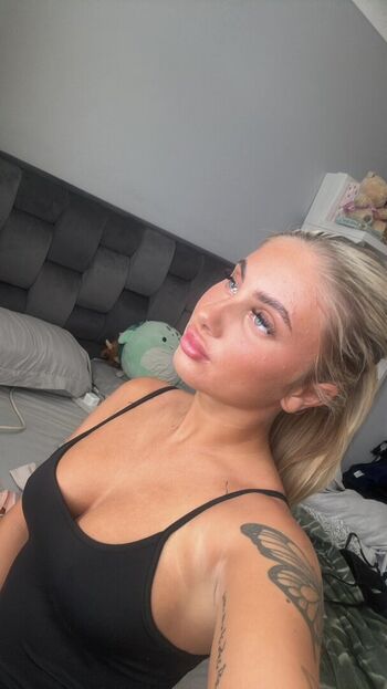 Full leaked Chloewxlker private photo