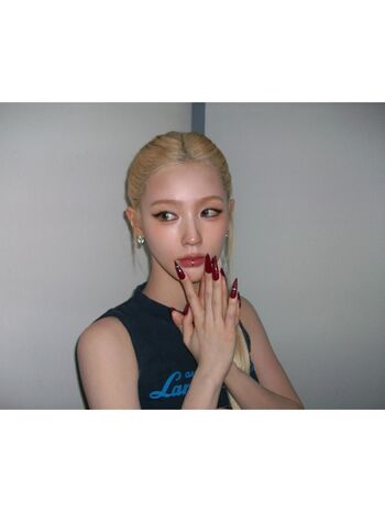 Cho Mi-yeon (Miyeon) - i-dle [(G)I-dle]