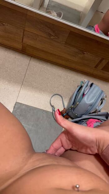 Full leaked Chrys angell private photo