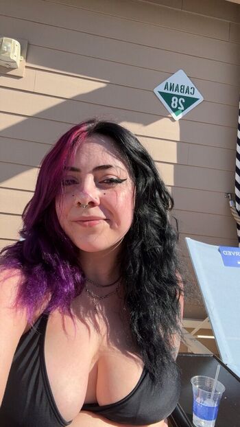 Full leaked Chx rliexo private onlyfans photo