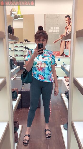 Full leaked Cikgumelati private onlyfans photo