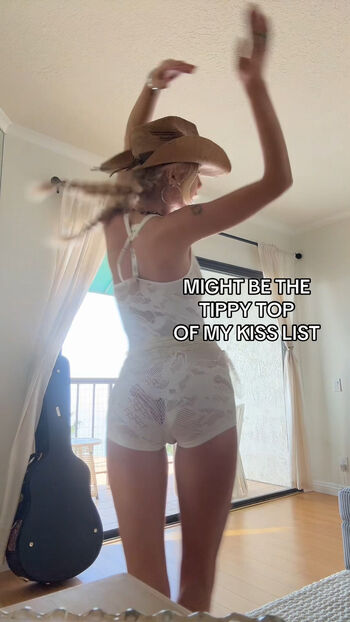 Full leaked Claire rosinkranz page private onlyfans photo