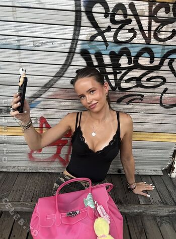 Full leaked Clairemaele private photo