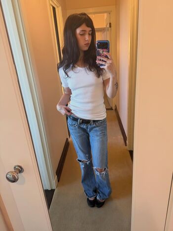 Full leaked Clairo page private onlyfans photo