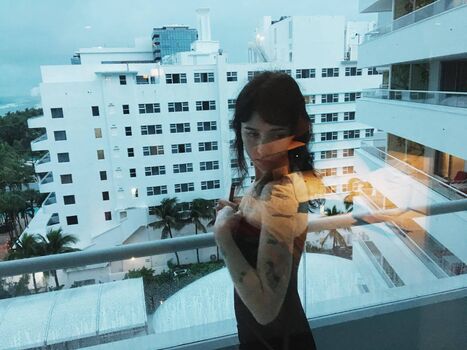 Full leaked Clairo private onlyfans photo