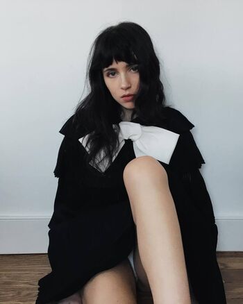 Full leaked Clairo private photo