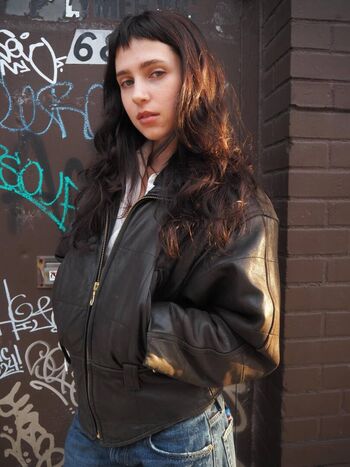 Full leaked Clairo private photo