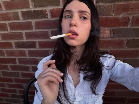 Full leaked Clairo private photo