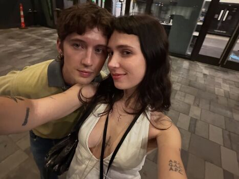 Full leaked Clairo private photo