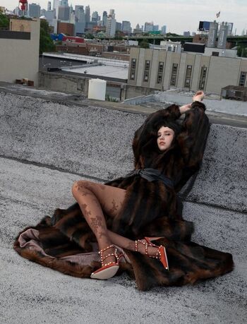 Full leaked Clairo private photo