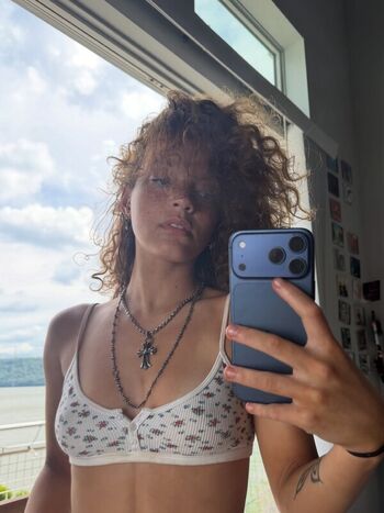 Full leaked Clara west private photo